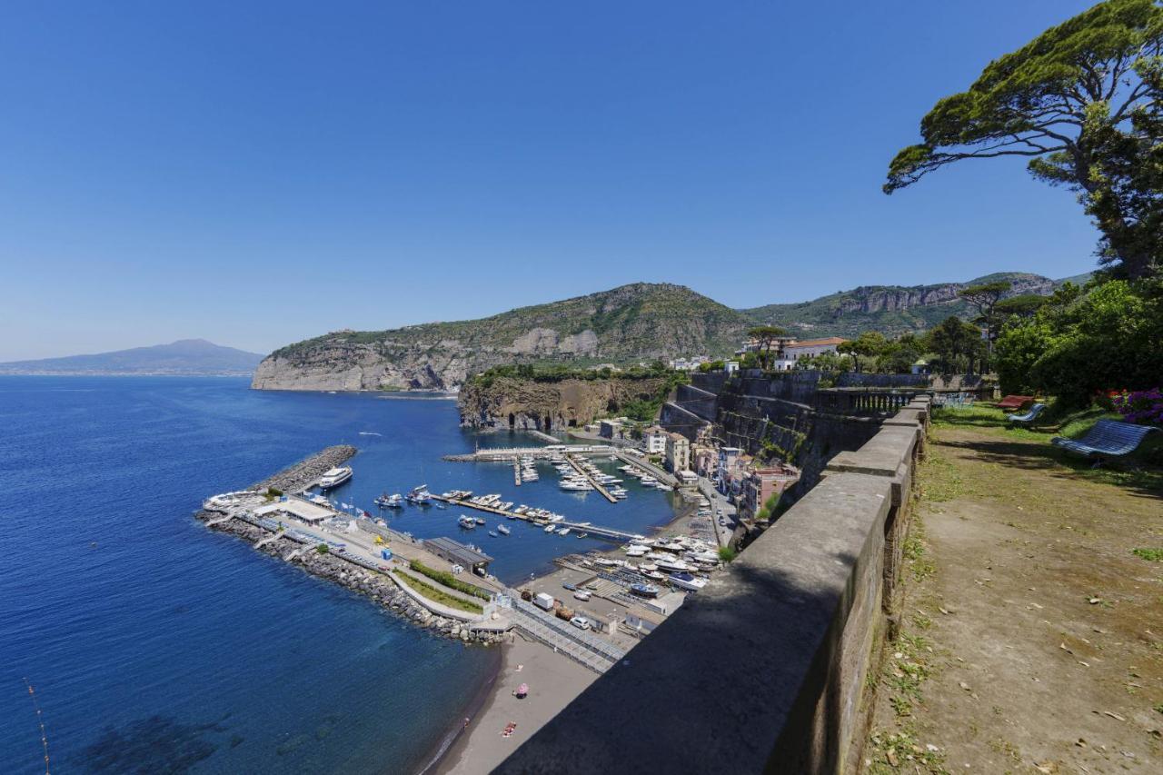 Villa Preziosa Al Pizzo 3 Km Da Sorrento Sant'Agnello Luaran gambar