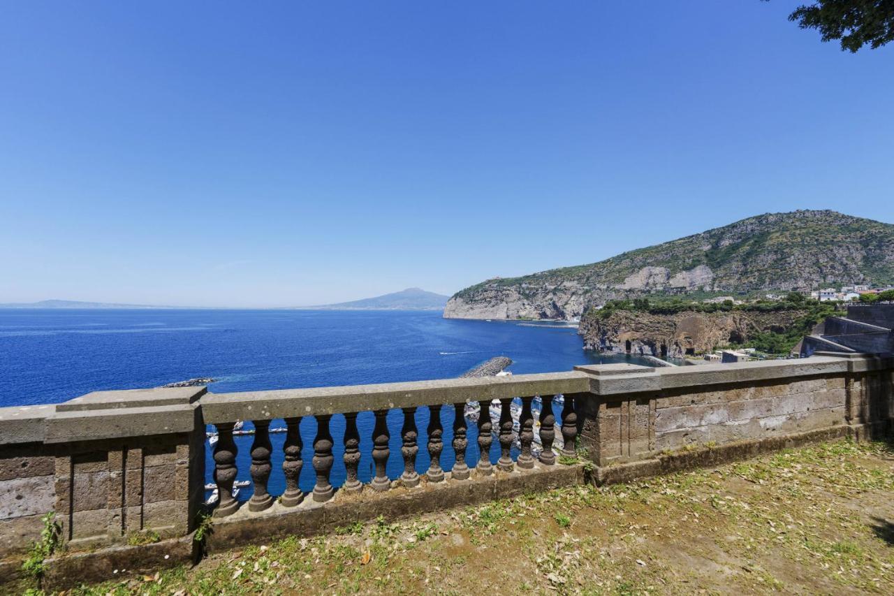 Villa Preziosa Al Pizzo 3 Km Da Sorrento Sant'Agnello Luaran gambar